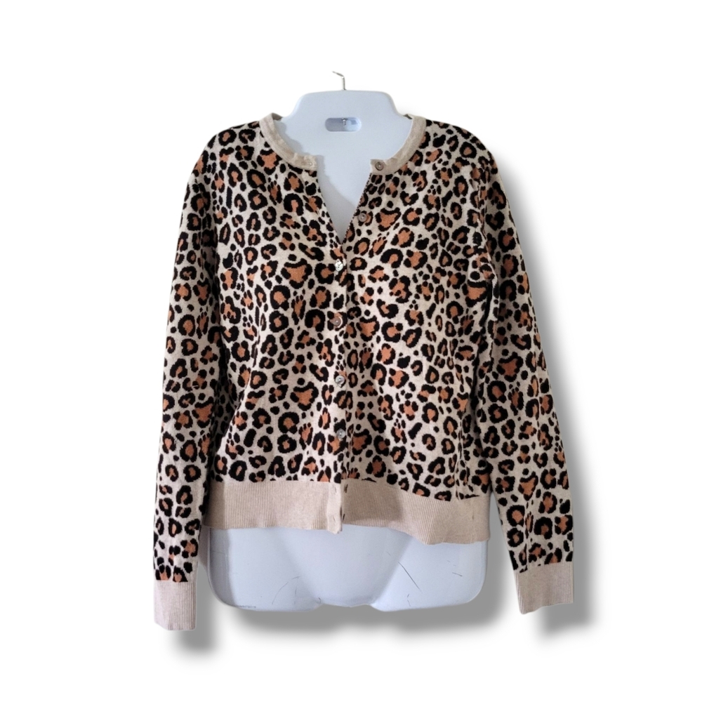 A New Day | EUC Cute Leopard Print Button Down Long Sleeve Cardigan (SIZE M)